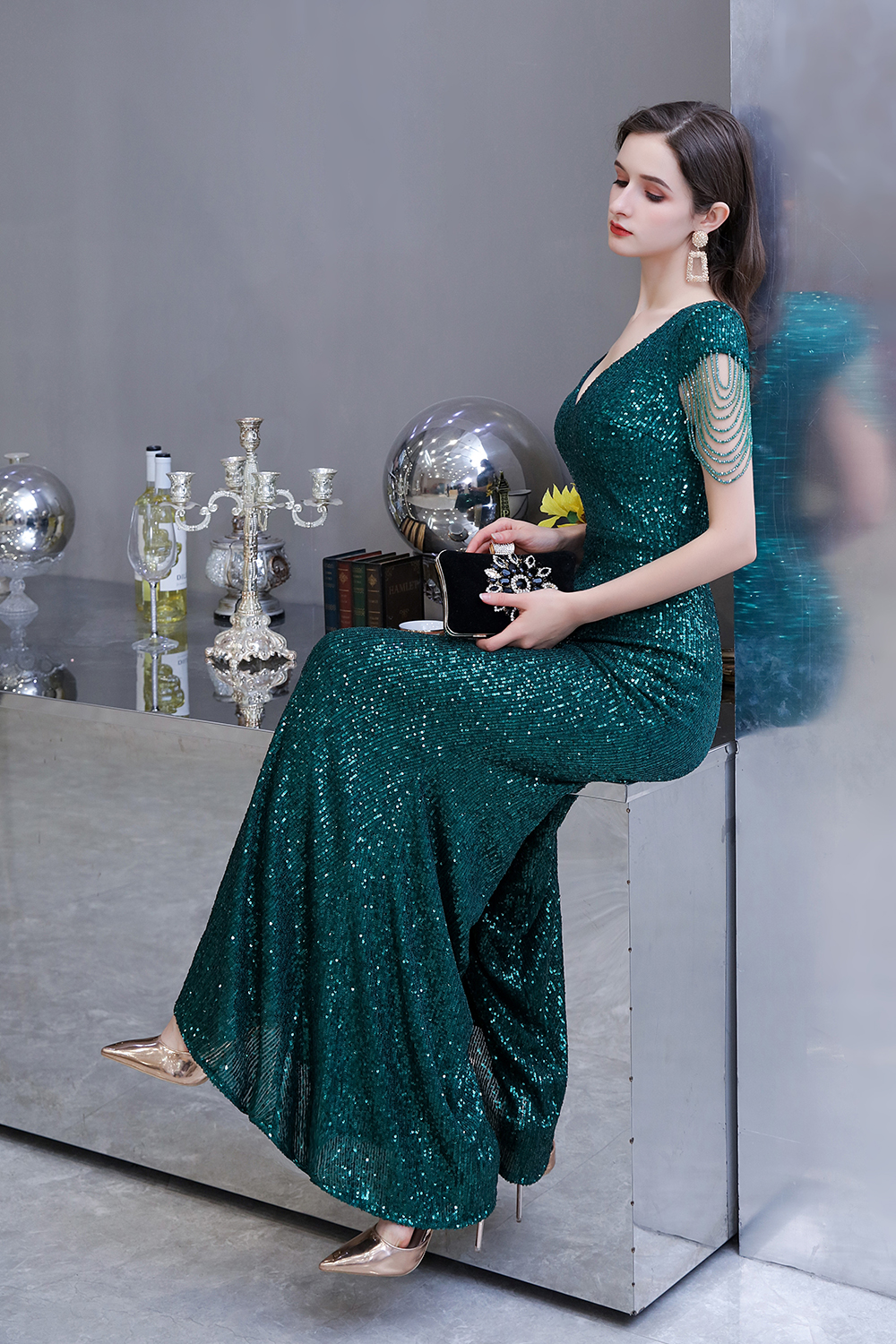 Mermaid V-neck Short Sleeves Sweep / Brush Train Evening Gown With Sequins 11