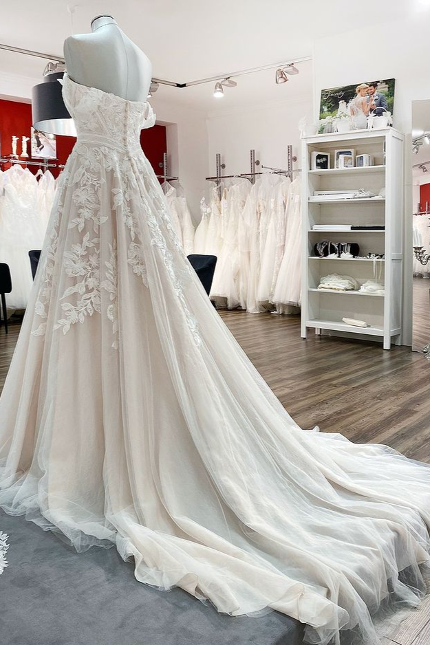 Off-the-Shoulder A-Line Lace Appliqué Wedding Dress 3