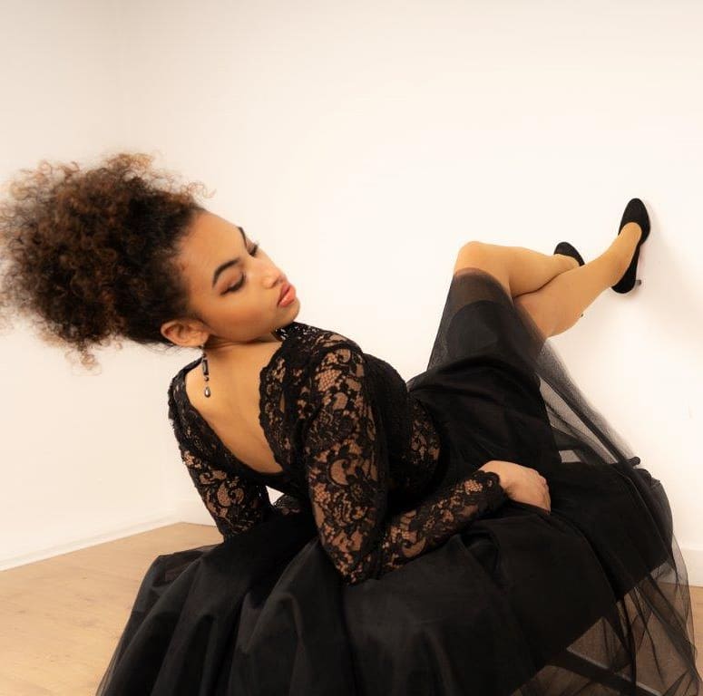 A-line Jewel Neck Long Sleeves Hi-Lo Tulle Evening Dress With Lace 2