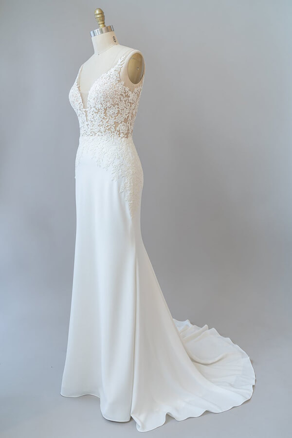 Column V-neck Sleeveless Chapel Train Spandex Bridal Gown With Appliques 4