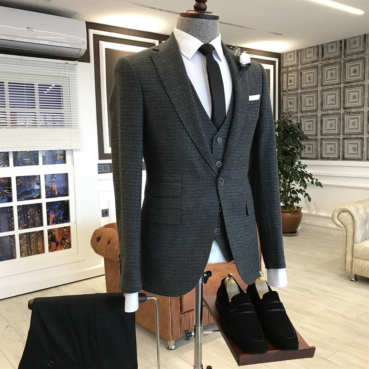 Black Plaid Notched Lapel Business Suit 2
