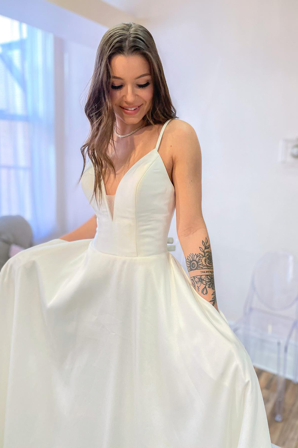 A-line Spaghetti Straps Sweetheart Neck Sleeveless Chapel Train Satin Bridal Gown With Pockets 3