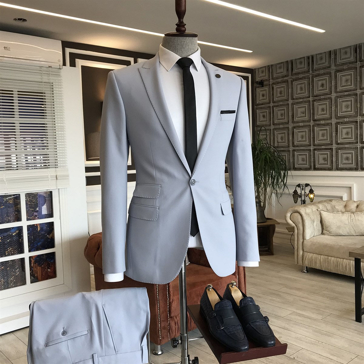 Silver Suit with Peaked Lapel 2