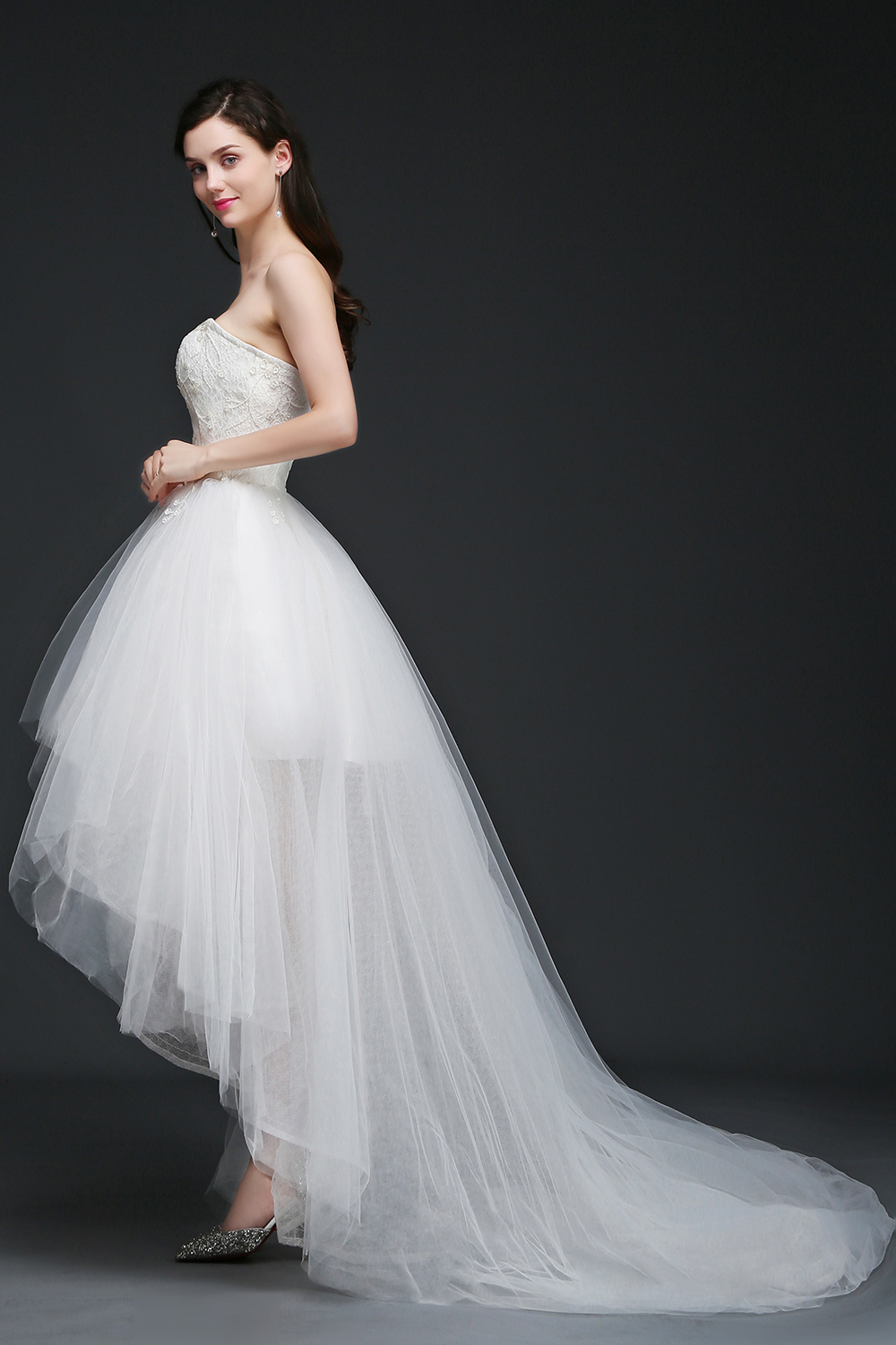 A-line V-neck Sleeveless Sweep / Brush Train Tulle Bridal Gown With Appliques 3