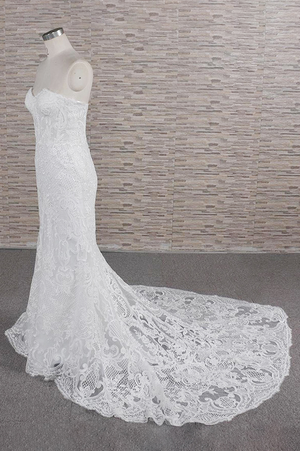 Mermaid Strapless Sweetheart Neck Chapel Train Tulle Wedding Gown With Lace 3