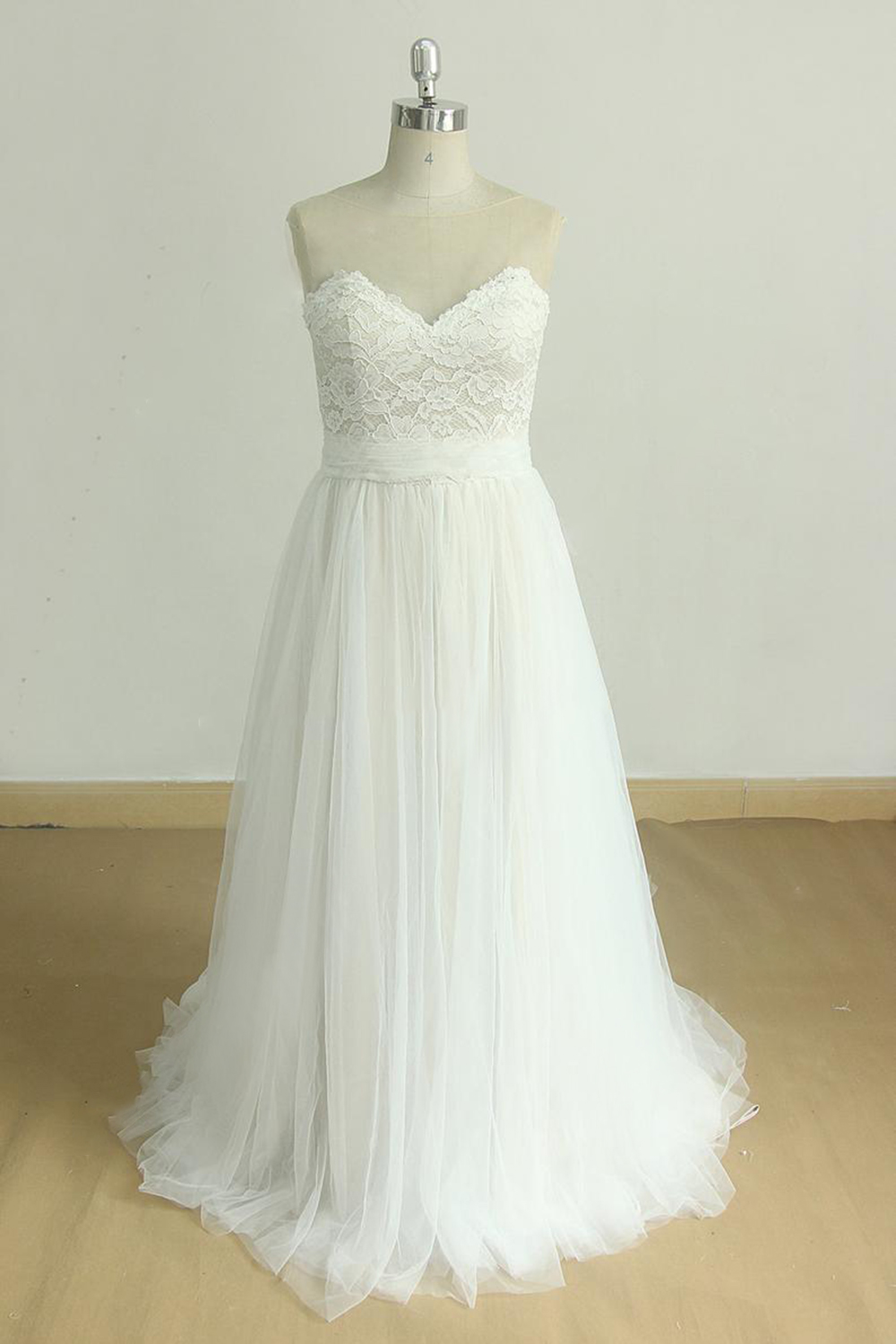 A-line Jewel Neck Sleeveless Floor-length Tulle Bridal Dress With Lace 1