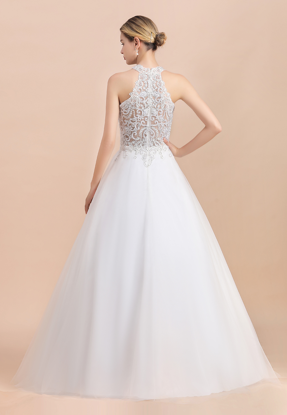 Halter-neck Sleeveless Sweep / Brush Train Tulle Wedding Gown With Lace 8