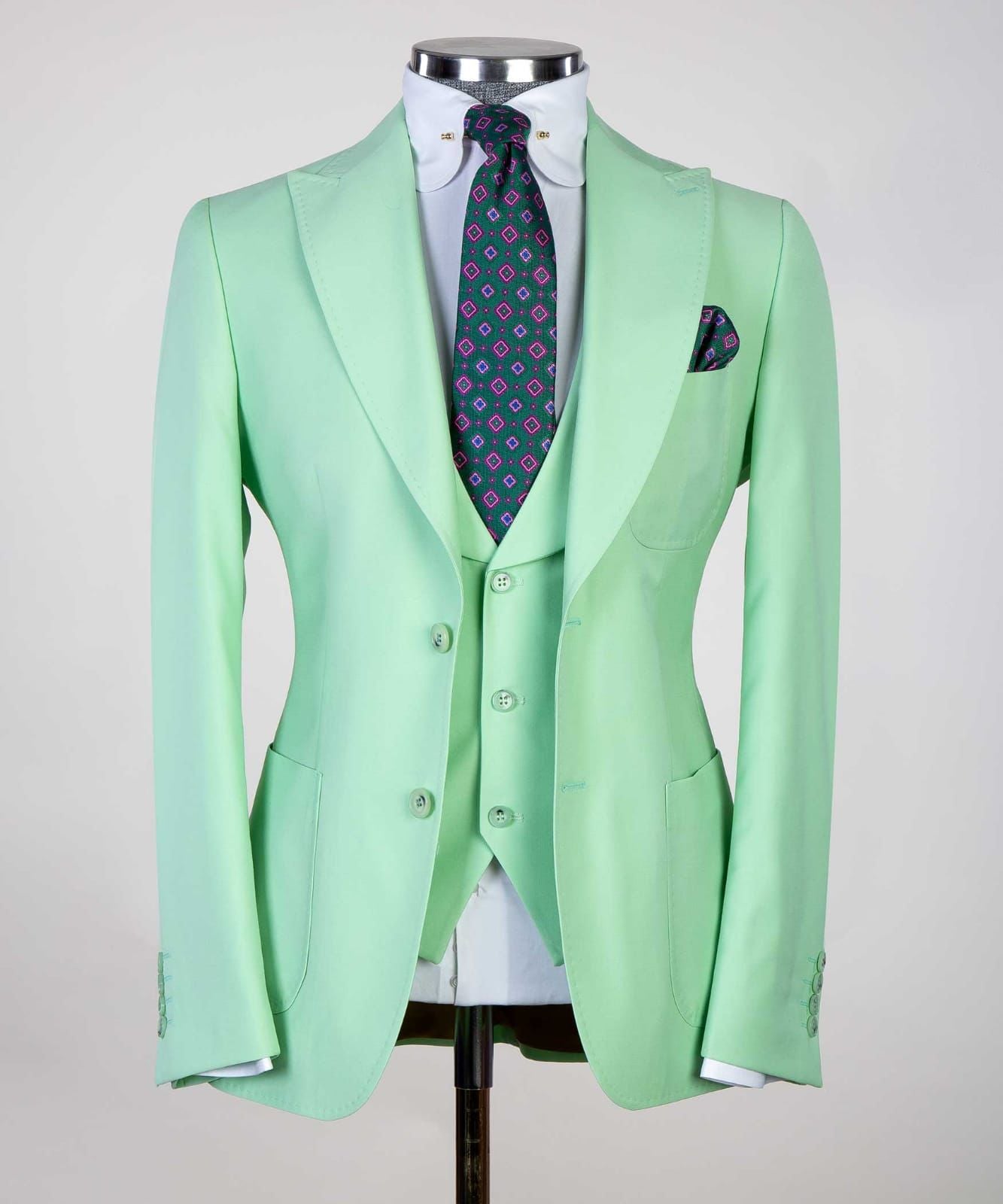 Mint Green Peaked Lapel Three Pieces Men Business Suit 5