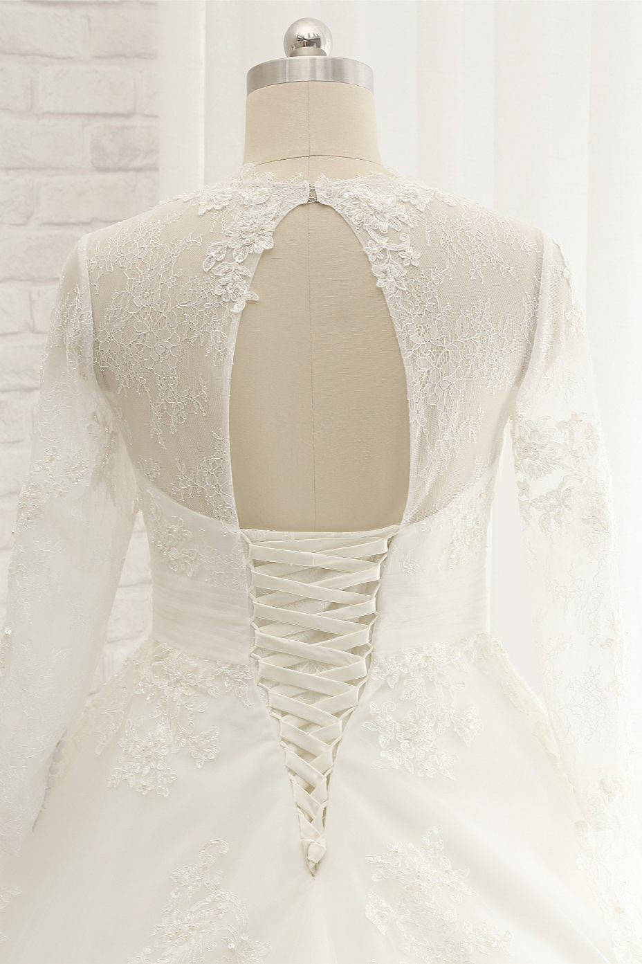 A-line V-neck Long Sleeves Floor-length Tulle Wedding Gown With Lace 4