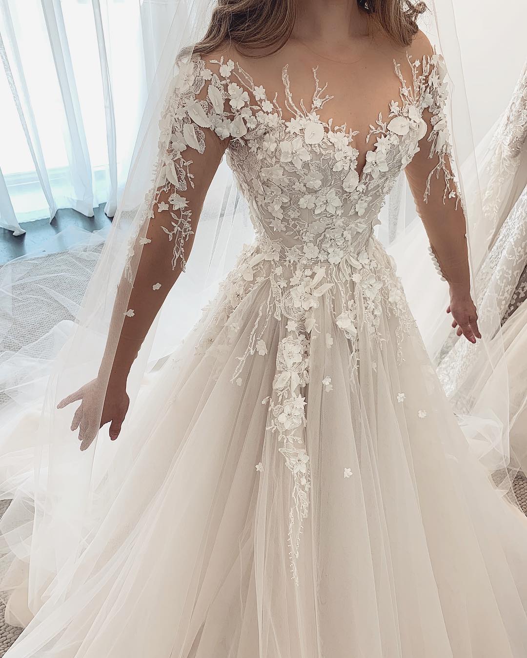 A-line Sweetheart Neck Long Sleeves Court Train Tulle Bridal Gown With Lace 2