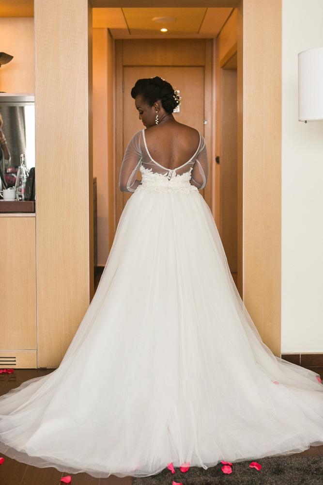 A-line Jewel Neck Sweep / Brush Train Tulle Bridal Gown With Lace 2