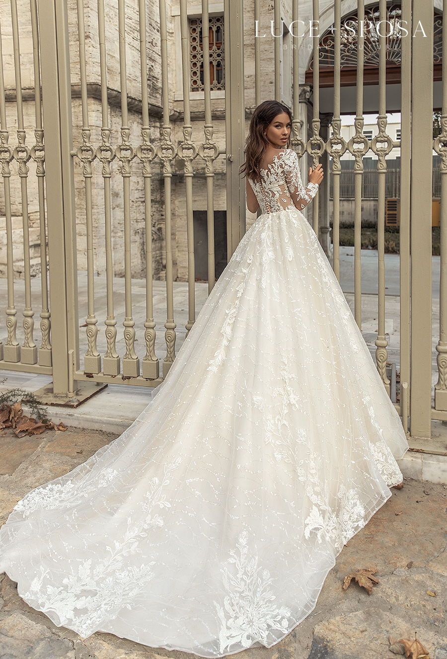 A-line Jewel Neck Long Sleeves Chapel Train Tulle Wedding Gown With Lace 4