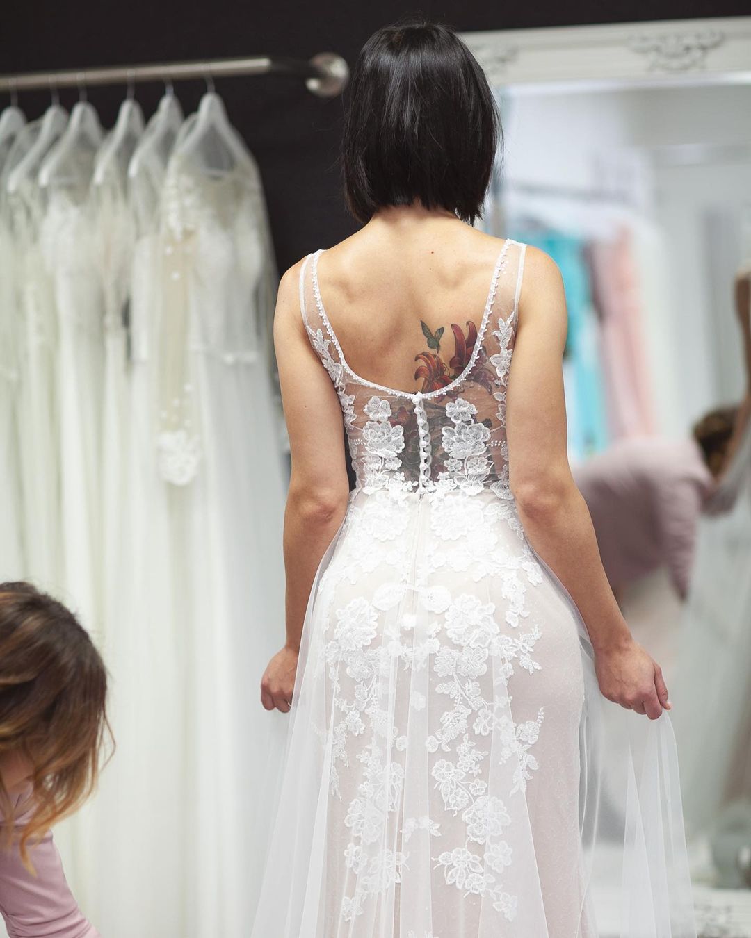 A-line V-neck Sleeveless Chapel Train Tulle Bridal Dress With Lace 4