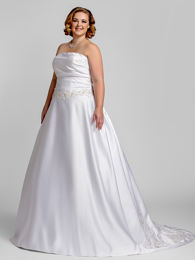 A-line Strapless Tulle Wedding Gown With Court Train 3