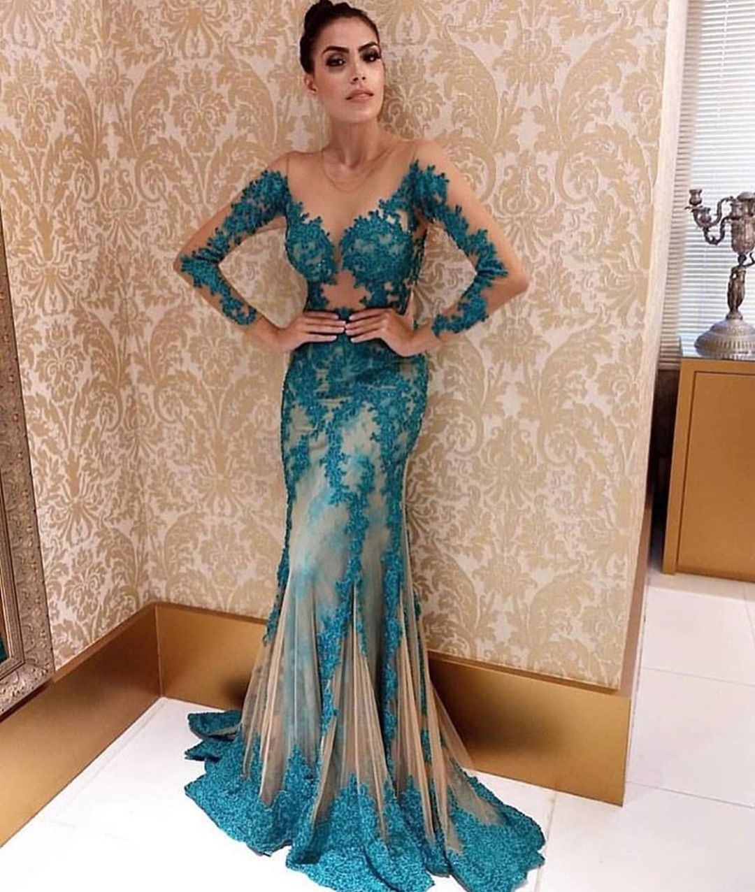 Column Jewel Neck Long Sleeves Floor-length Lace Evening Dress With Lace 2