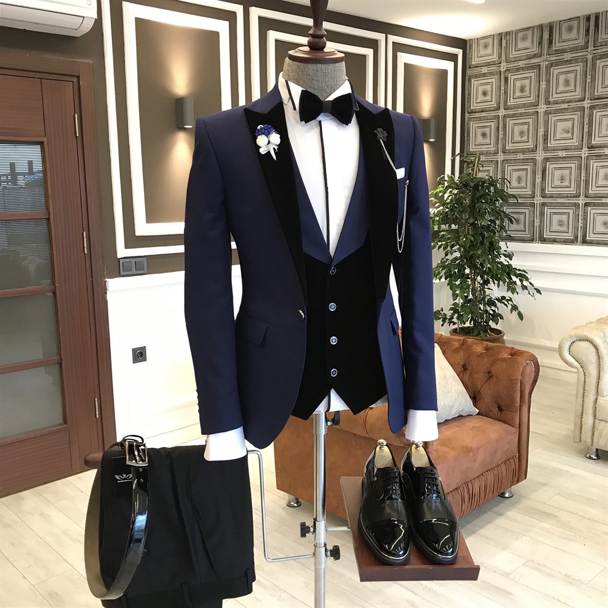 Dark Navy Men's Suit with Velvet Lapel 2