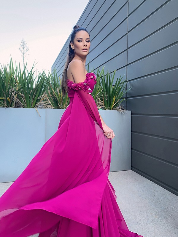 A-line Off-the-shoulder V-neck Sleeveless Sweep / Brush Train Lace Wedding Guest Dress With Lace 3