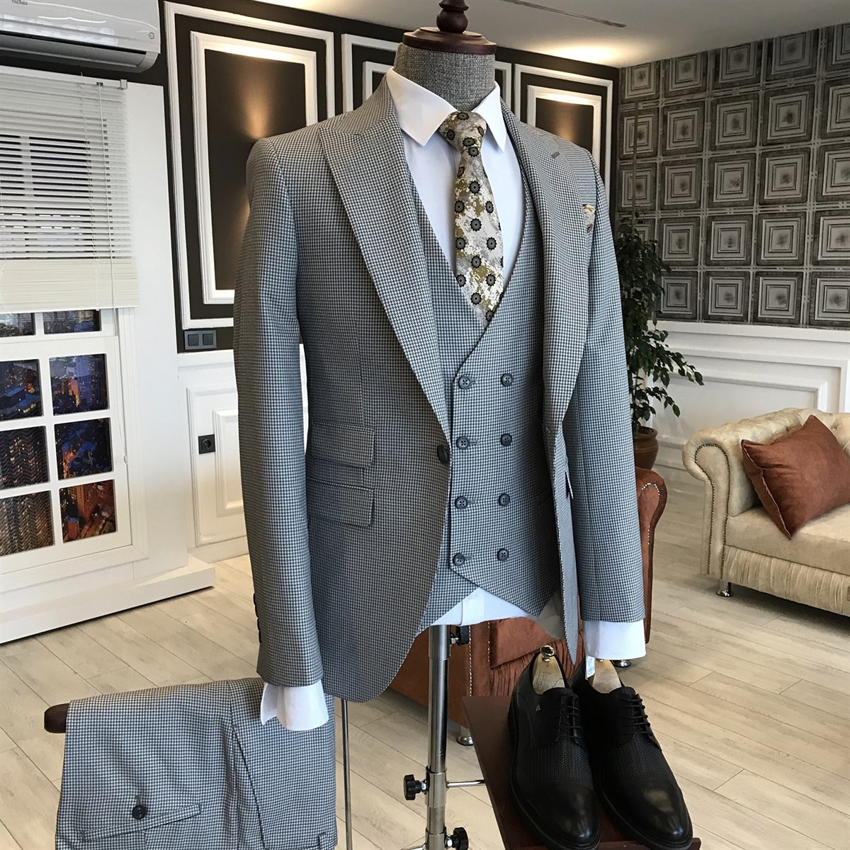 Black Small Plaid Single Breasted Business Suit 2