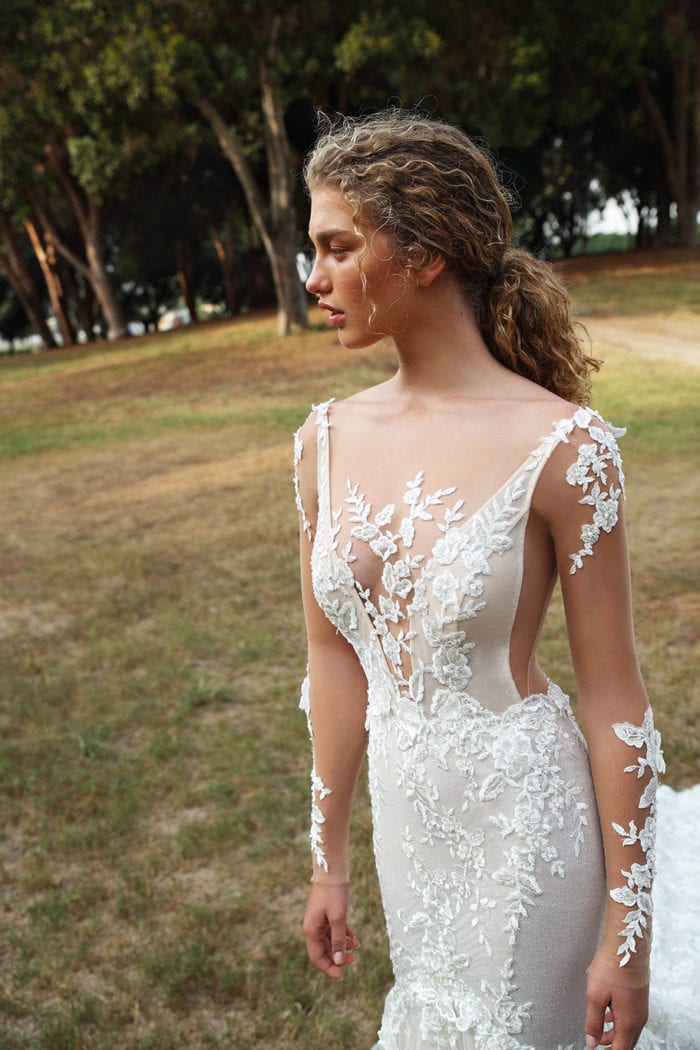 Mermaid Square Neck Long Sleeves Sweep / Brush Train Lace Bridal Dress With Lace 2