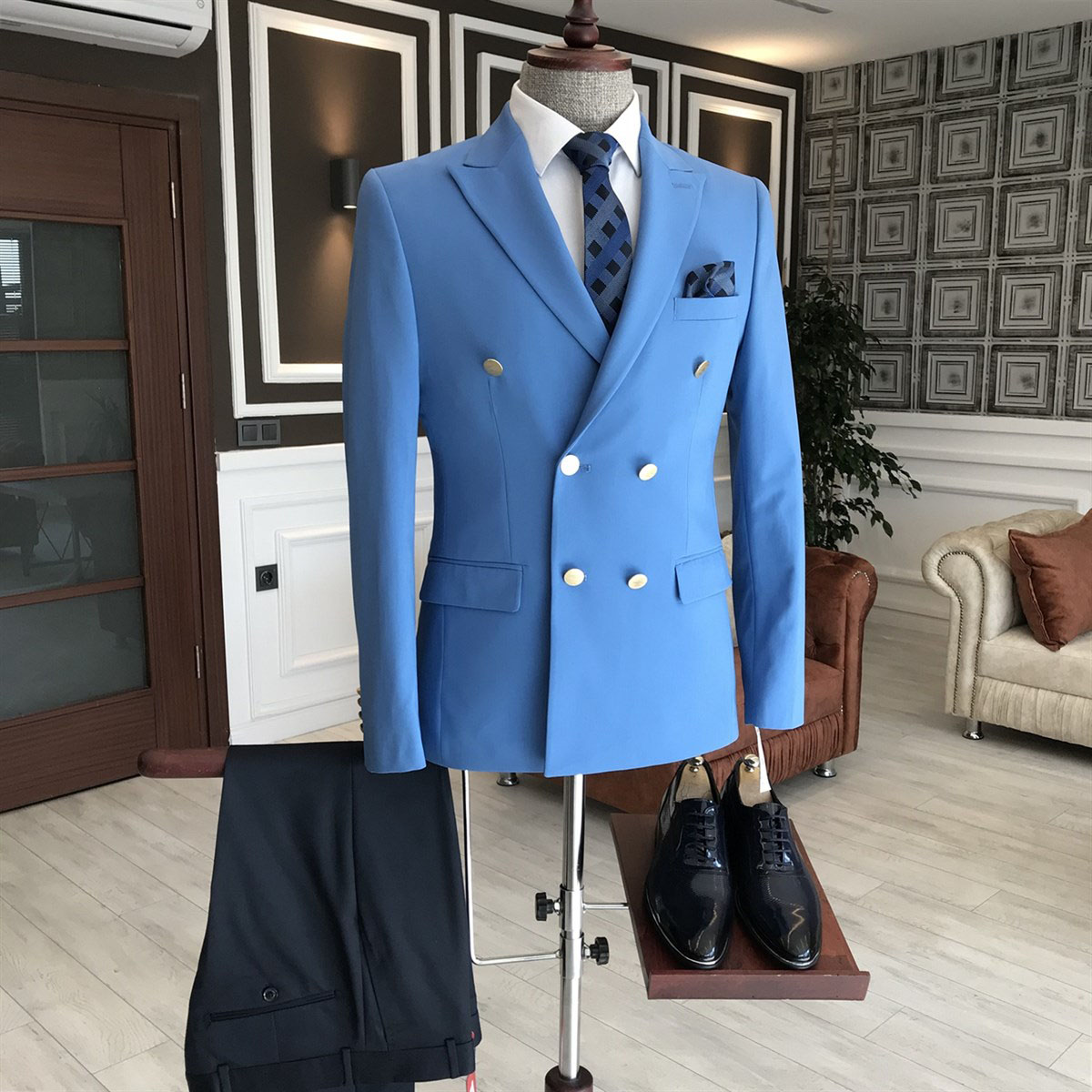 Blue Double Breasted Suit with Peaked Lapel 2