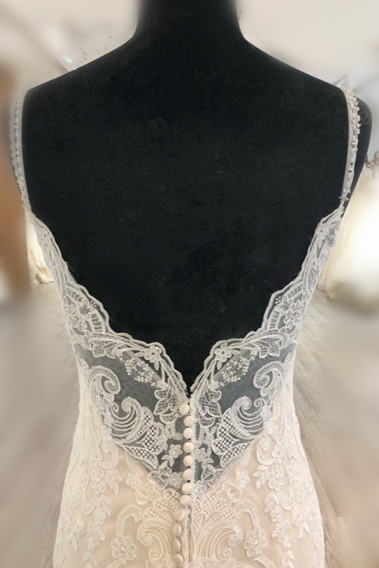 Mermaid Spaghetti Straps V-neck Sleeveless Floor-length Tulle Wedding Gown With Lace 4