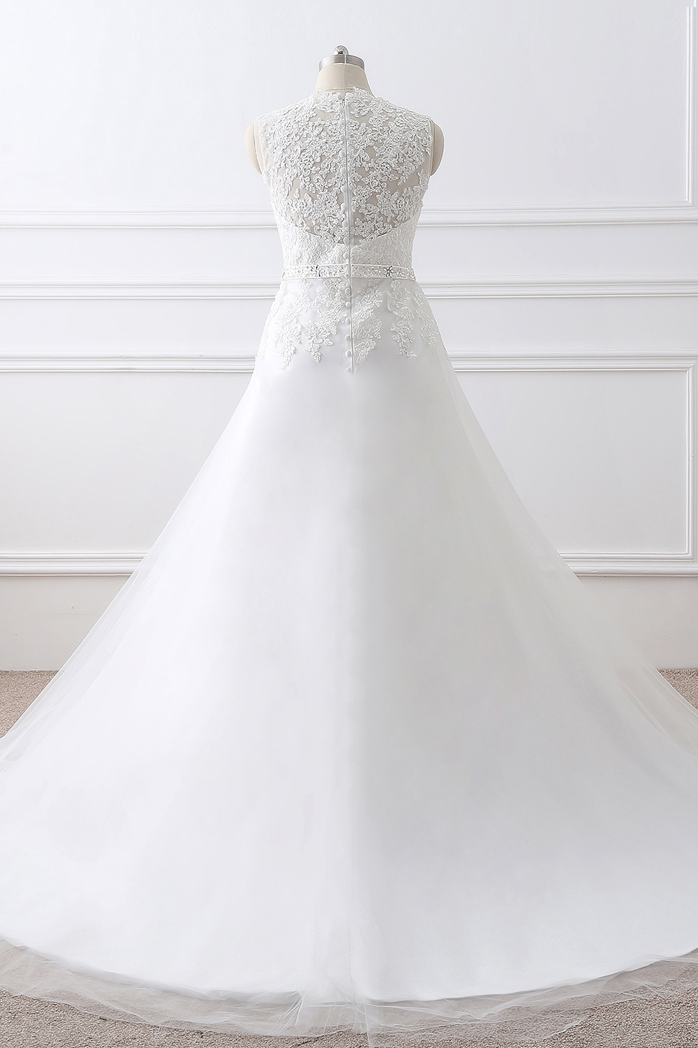 V-neck Sleeveless Sweep / Brush Train Tulle Wedding Gown With Lace 10