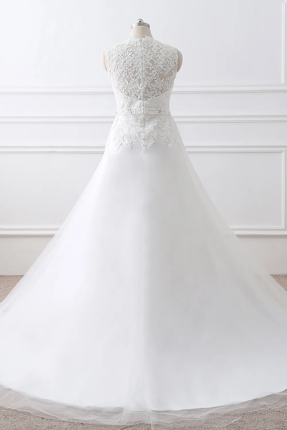 V-neck Sleeveless Sweep / Brush Train Tulle Wedding Gown With Lace 10