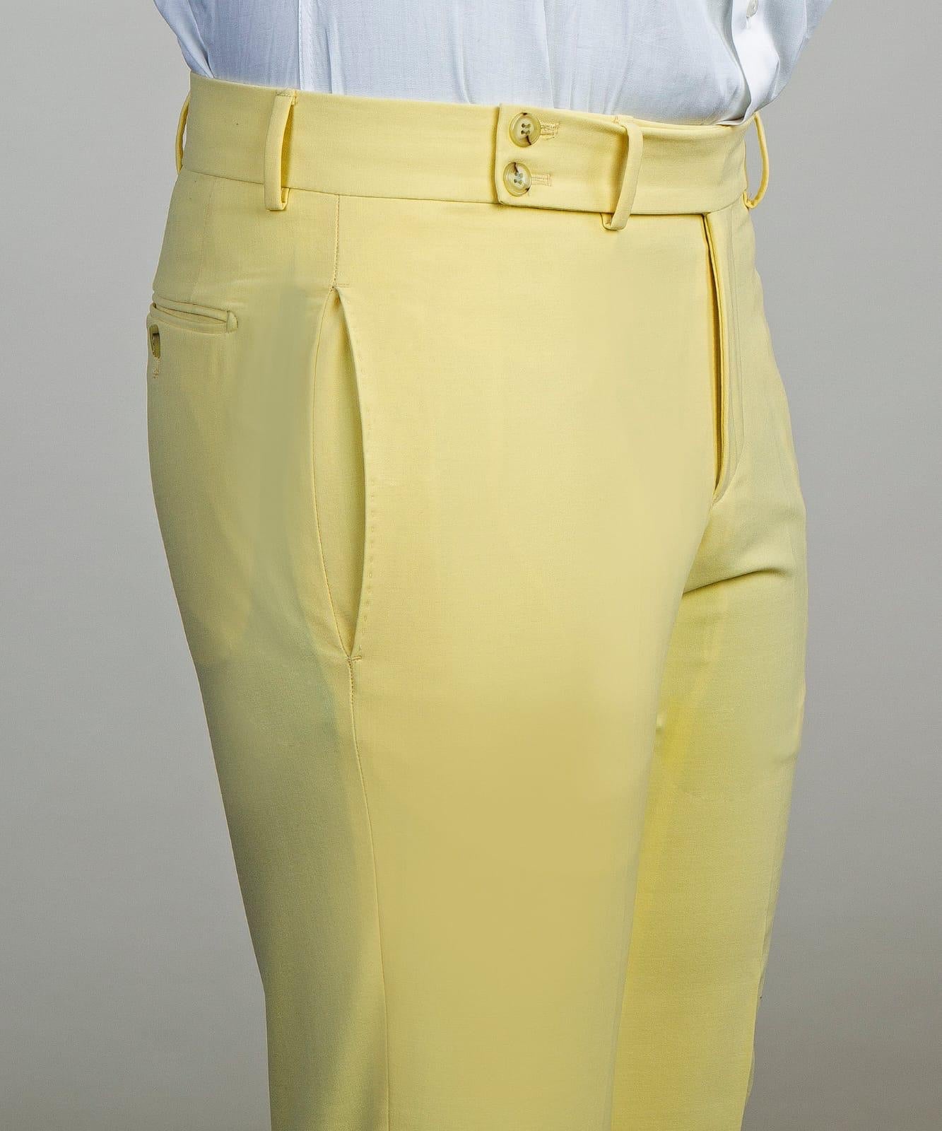 Yellow Double Breasted Men Suit with Peaked Lapel 4