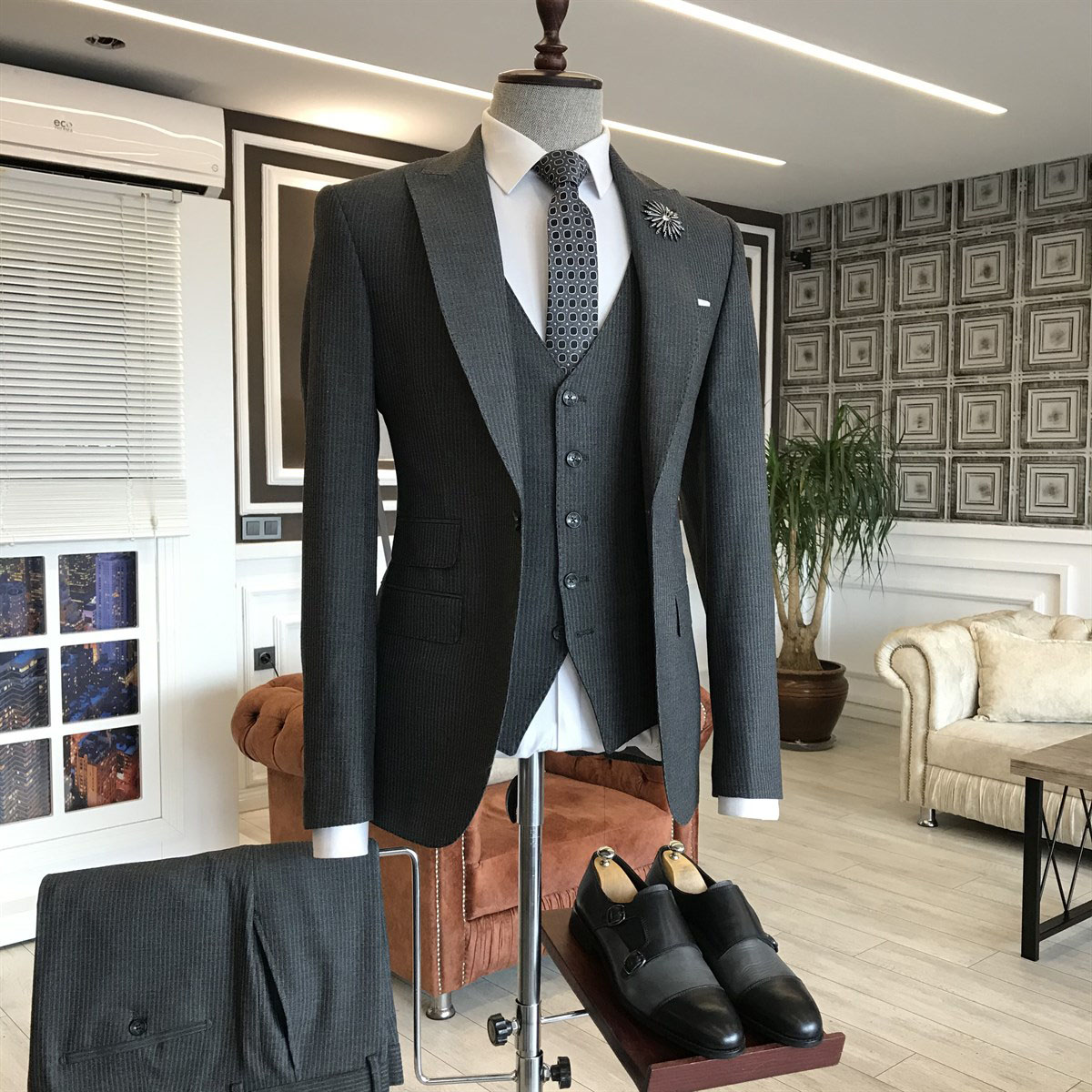 Black Velvet Business Suit with Peaked Lapel 2