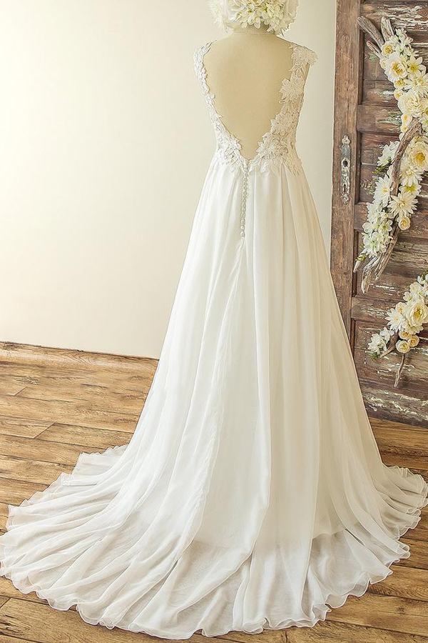 A-line Jewel Neck Sleeveless Chapel Train Tulle Wedding Gown With Lace 2