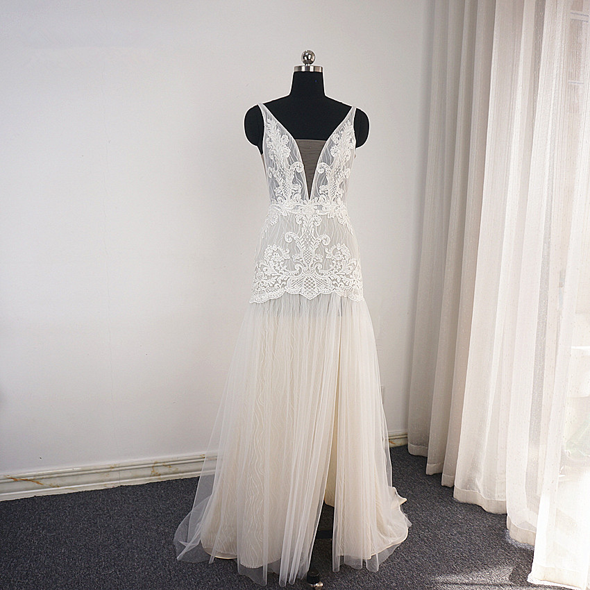 A-line Straps V-neck Sleeveless Floor-length Tulle Wedding Gown With Appliques 5