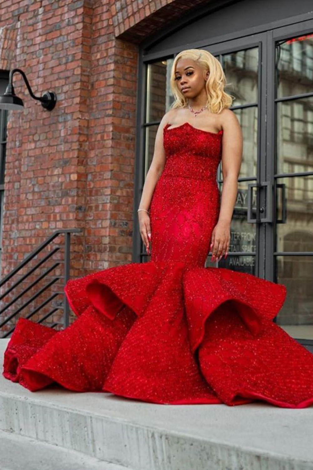 Mermaid Sweetheart Neck Sleeveless Sweep / Brush Train Satin Formal Dress With Sequins 1