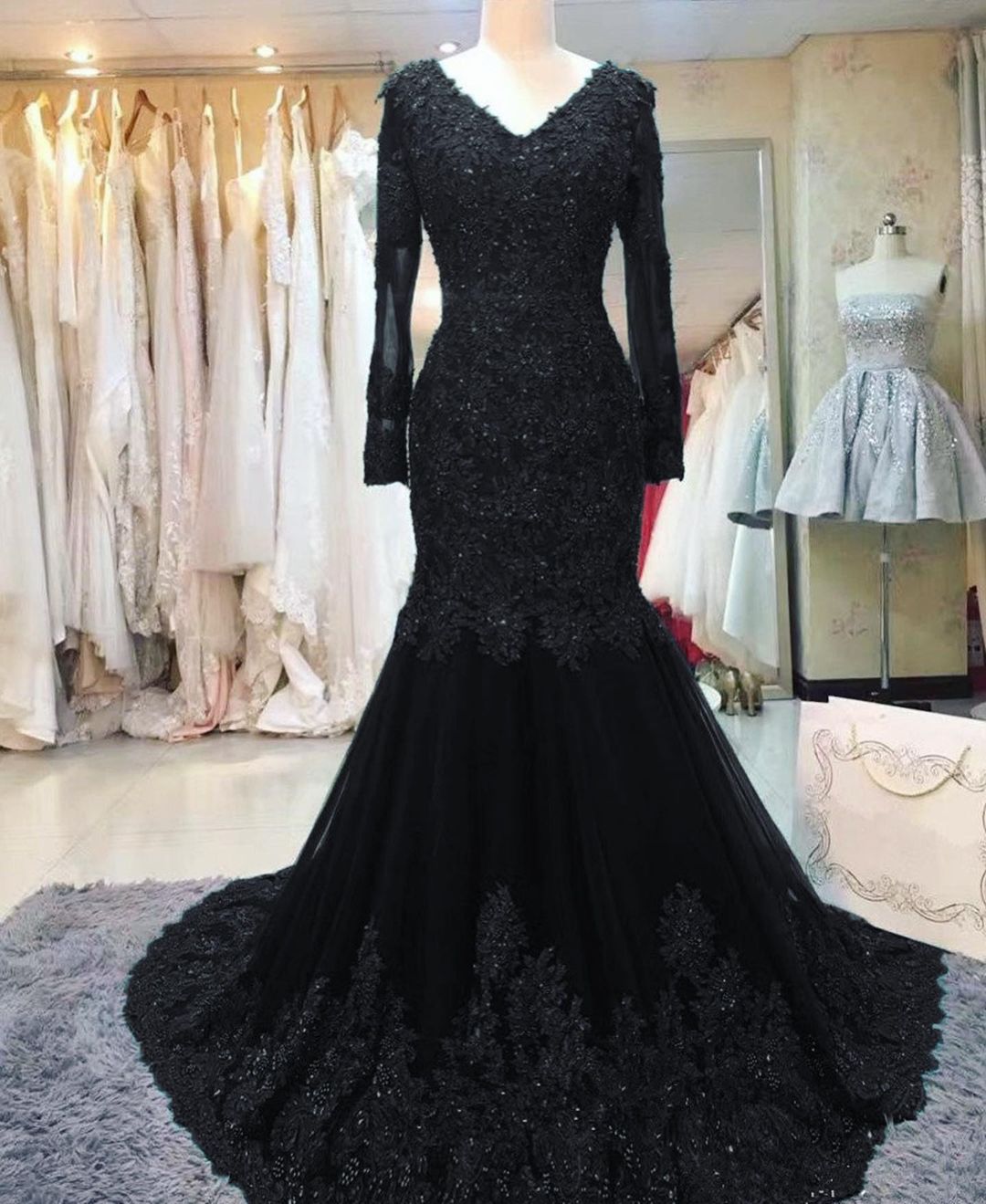 Mermaid V-neck Long Sleeves Floor-length Tulle Formal Dress With Lace 4