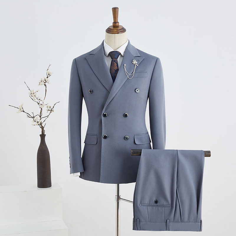 Blue Peaked Lapel Double Breasted Business Suit 2
