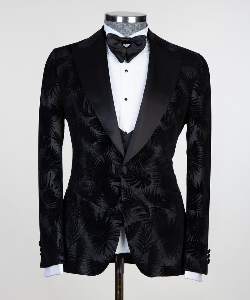 Black Jacquard Peaked Lapel Men Suit 3