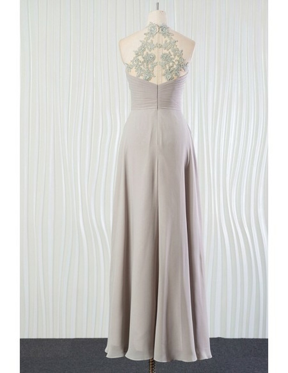 A-line Sweetheart Neck Halter-neck Sleeveless Floor-length Bridesmaid Gown With Lace 2