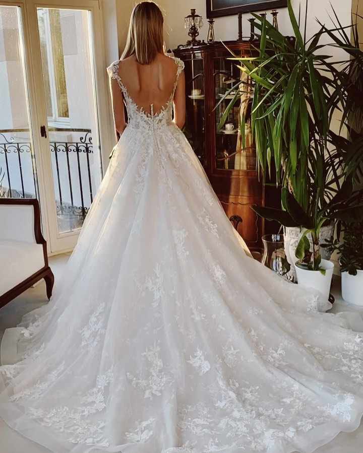A-line Jewel Neck Sleeveless Court Train Lace Bridal Gown With Pearls 2