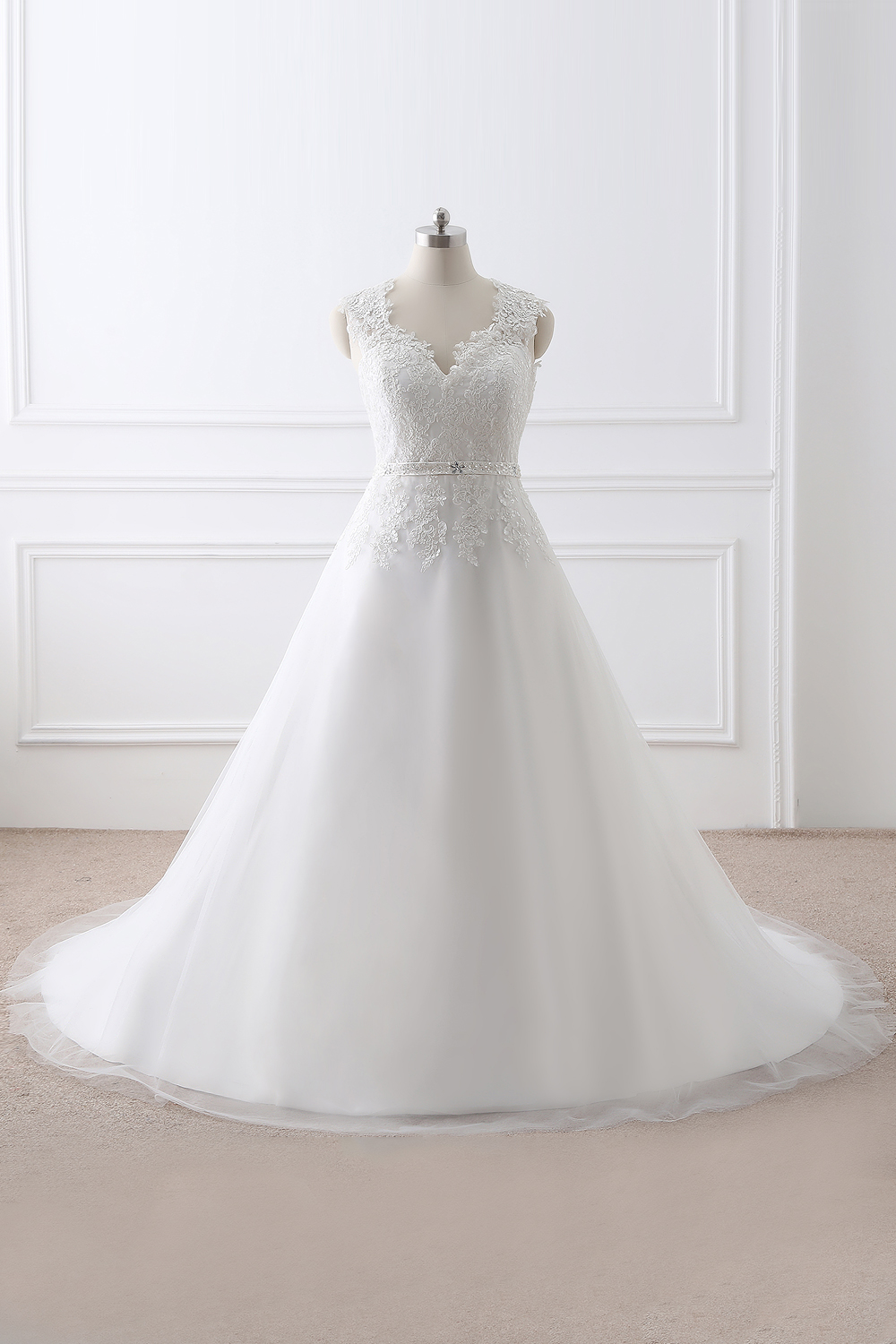 V-neck Sleeveless Sweep / Brush Train Tulle Wedding Gown With Lace 9