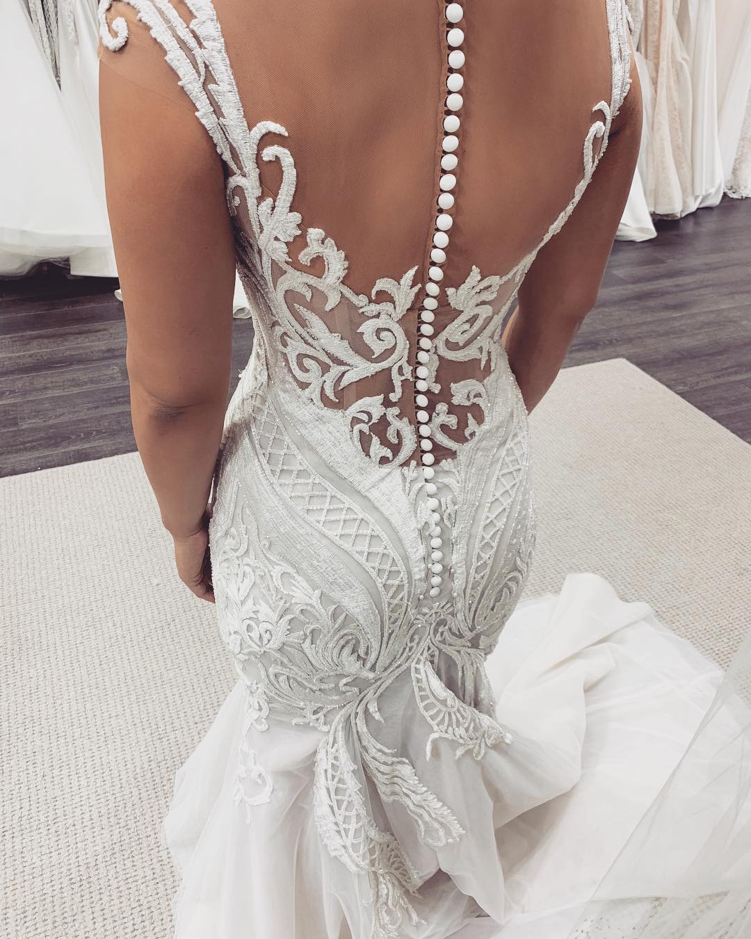 Mermaid Jewel Neck Short Sleeves Chapel Train Tulle Wedding Gown With Crystal 2