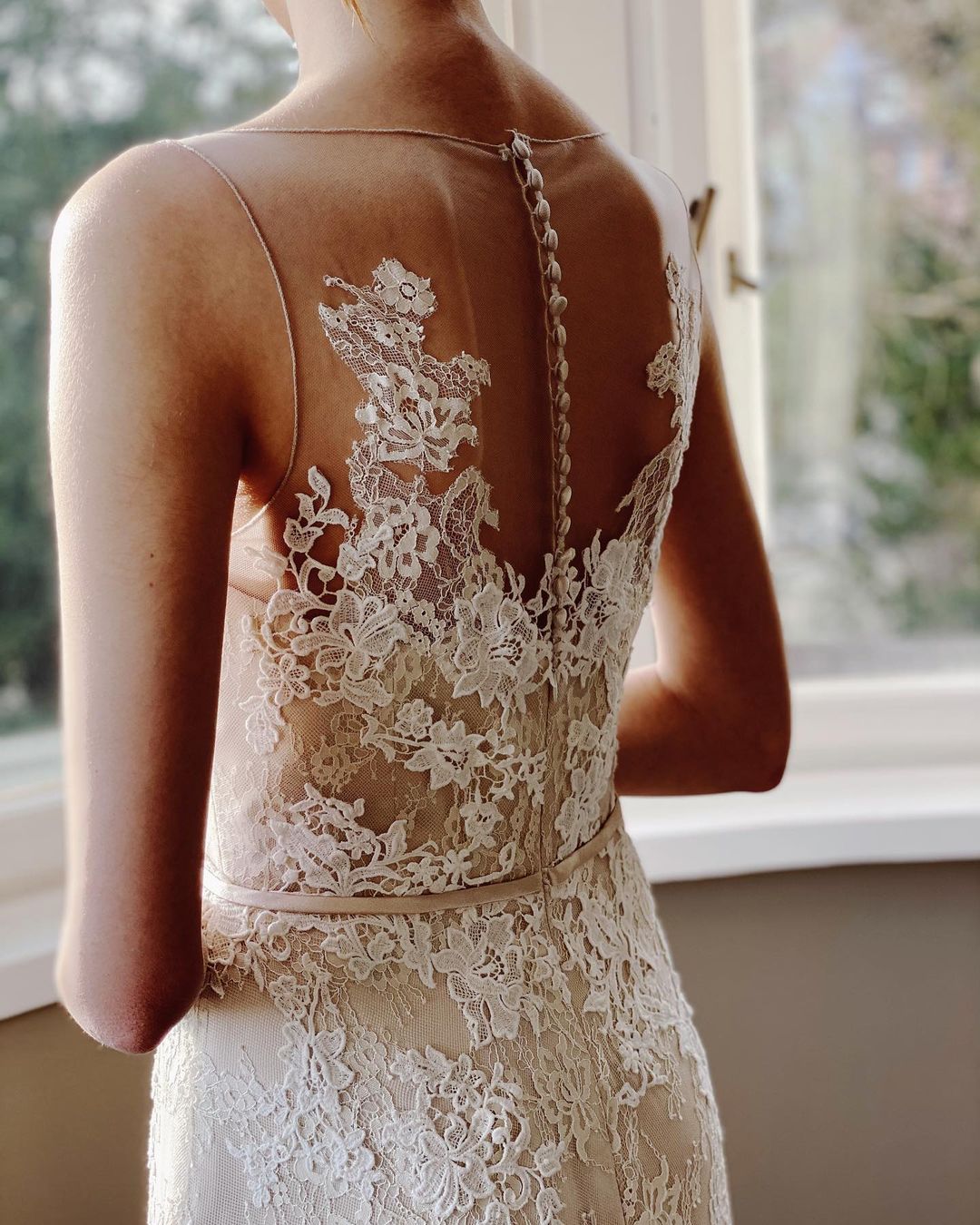 Mermaid Jewel Neck Sleeveless Sweep / Brush Train Lace Wedding Gown With Lace 4