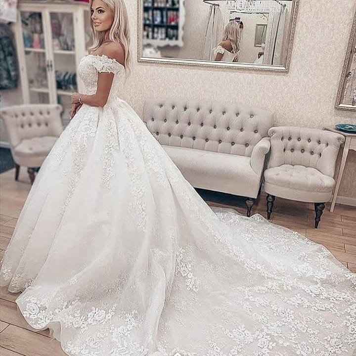 A-line Off-the-shoulder Sleeveless Court Train Tulle Wedding Gown With Lace 2