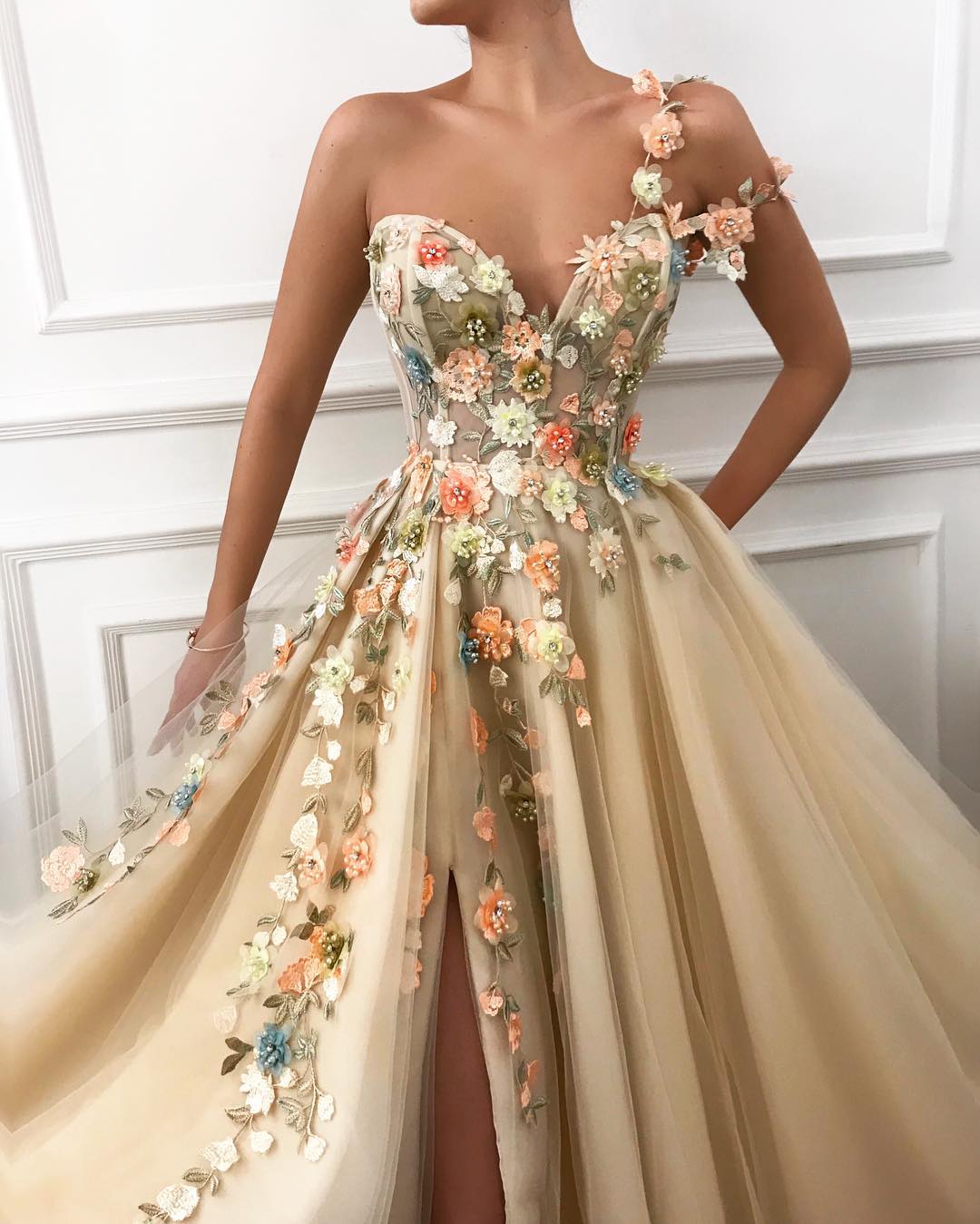 A-line One Shoulder Sleeveless Floor-length Tulle Formal Dress With Appliques 2