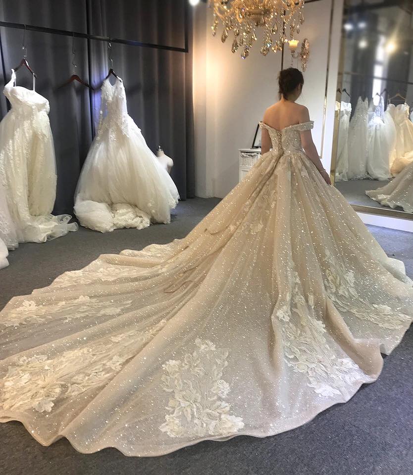 Off The Shoulder Sequins Appliques Ball Gown Wedding Dress with Sweetheart Pleated Bridal Gowns 2