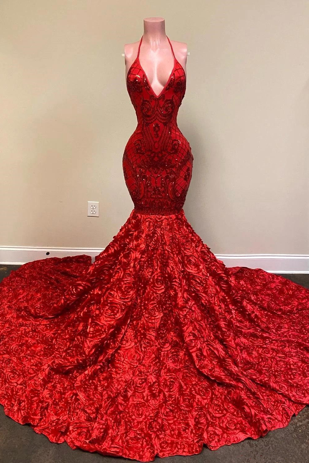 Mermaid V-neck Halter-neck Sleeveless Floor-length Evening Dress With Appliques 1