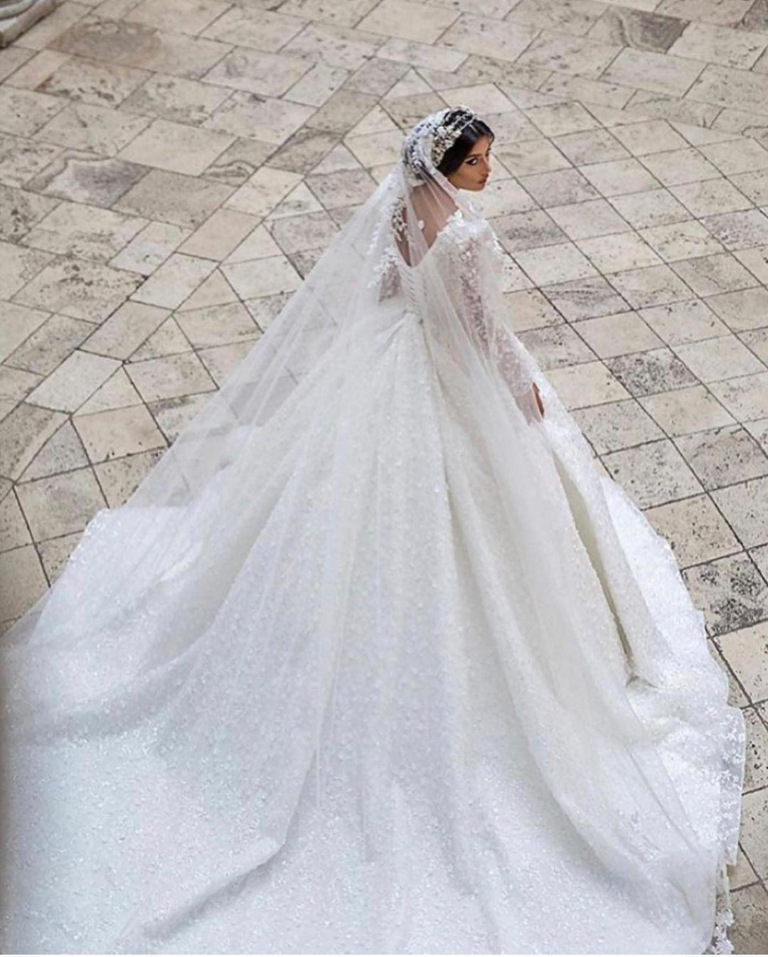 A-line V-neck Long Sleeves Chapel Train Lace Wedding Gown With Lace 2