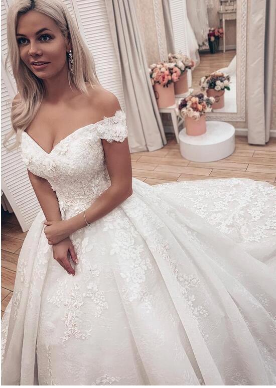 Ball Gown Off-the-shoulder Cap Sleeves Sweep / Brush Train Lace Bridal Gown With Lace 3