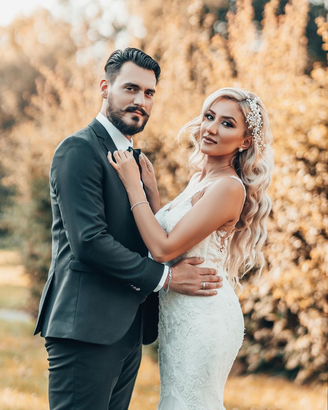 Mermaid Jewel Neck Sleeveless Chapel Train Lace Bridal Dress With Lace 5