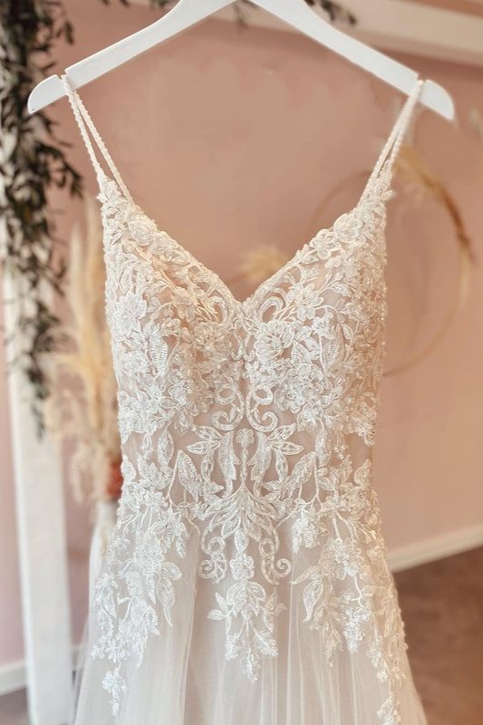 A-line Sweetheart Neck Sleeveless Sweep / Brush Train Tulle Wedding Dress With Appliques 3
