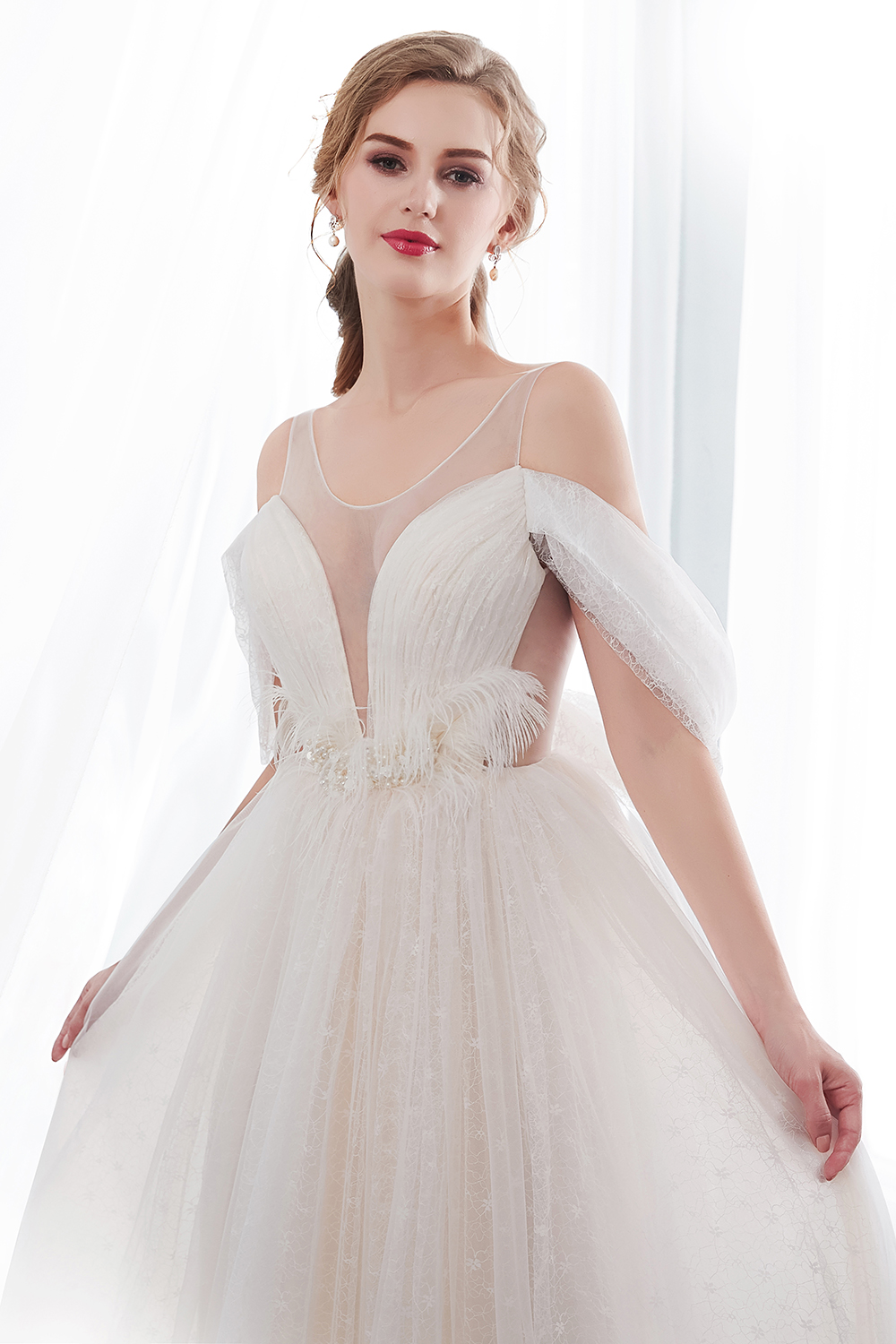 A-line Jewel Neck Sleeveless Chapel Train Tulle Bridal Dress With Lace 5