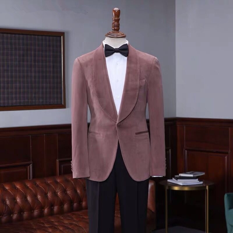 Pink Velvet Shawl Lapel Men's Wedding Suit 3